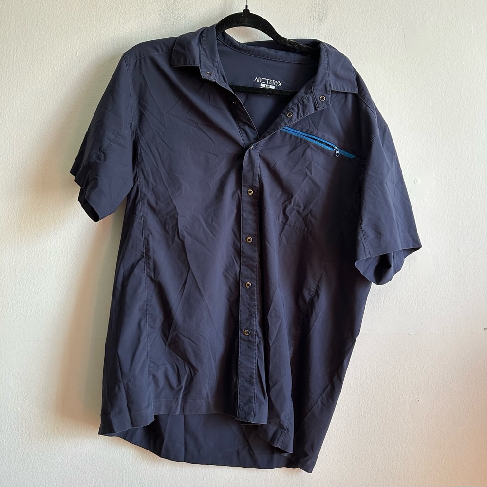 Arc'teryx Men's Navy Blue Shirt